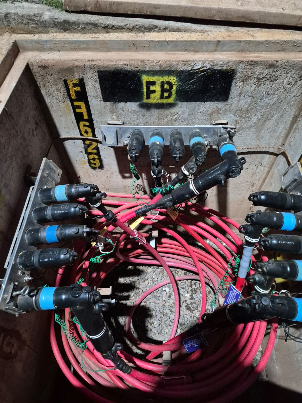 Línea eléctrica de alta tensión